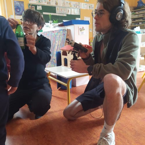 Photo de l'atelier de Bruitage des élèves de l'école Paul Bert - Radio Dynamo