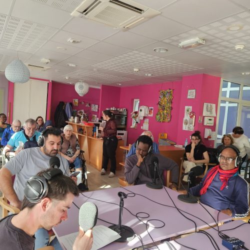 Photo de l'atelier Souvenir Avenir à La Roche Bellusson sur Radio Dynamo